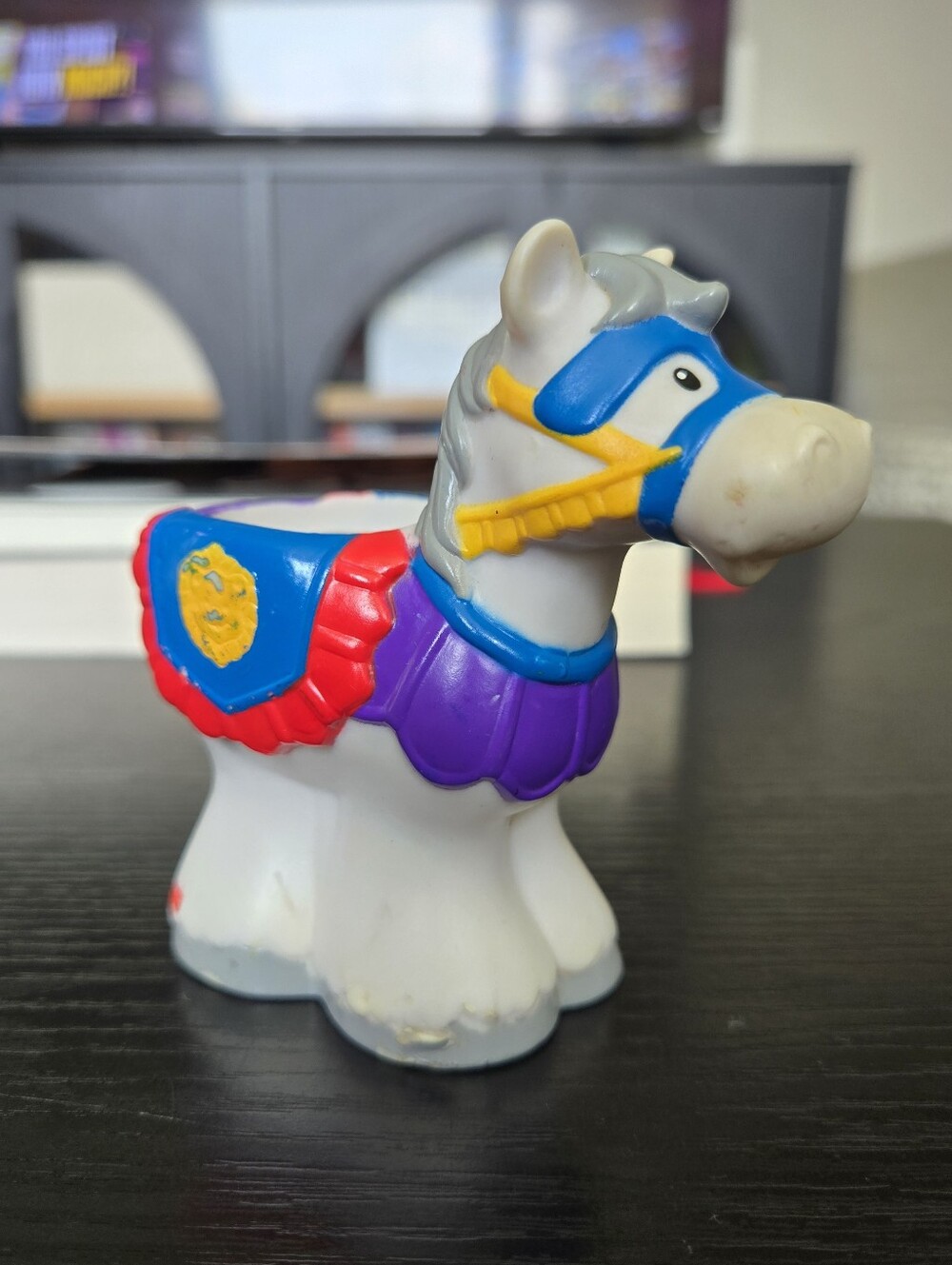 Vintage Fisher Price Little People Royal Kingdom Lil' Horse 2002